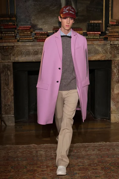 Look 12